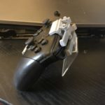 Acessório permite usar todos os botões superiores do pro controller do Nintendo Switch com apenas uma mão